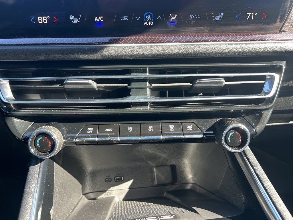 2025 Chevrolet Traverse Z71