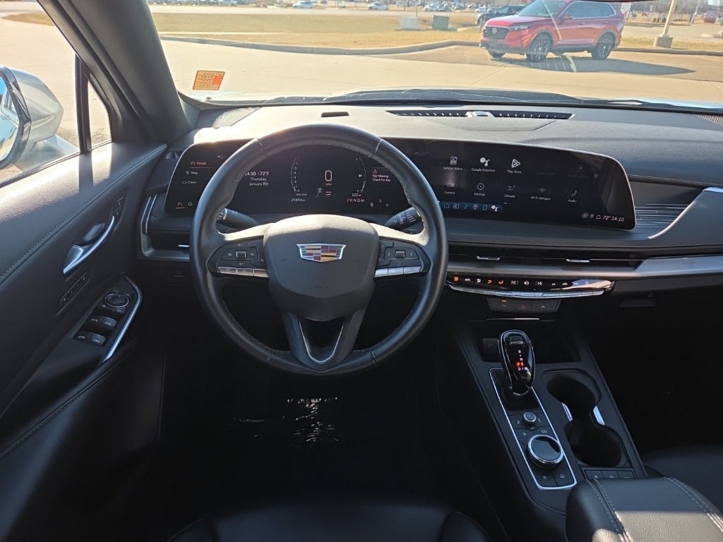 2025 Cadillac XT4 Premium Luxury