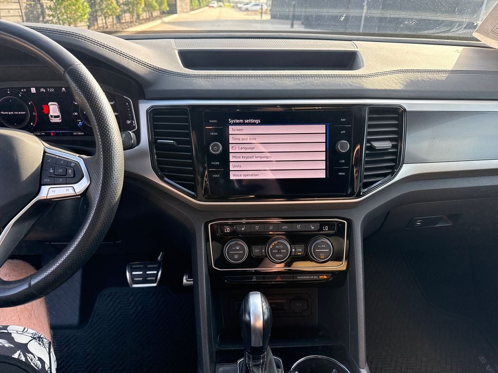 2022 Volkswagen Atlas Cross Sport 3.6L V6 SEL Premium R-Line