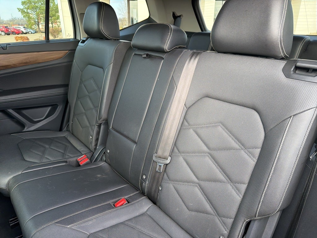 2025 Volkswagen Atlas 2.0T SE w/Technology