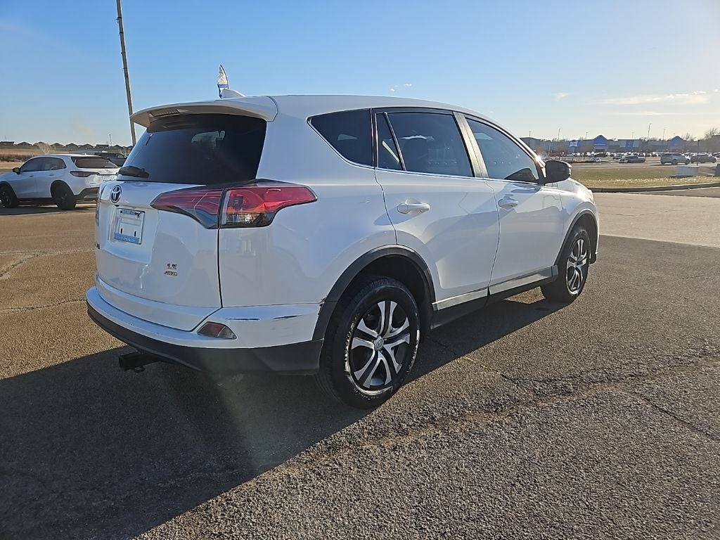 2017 Toyota RAV4 LE