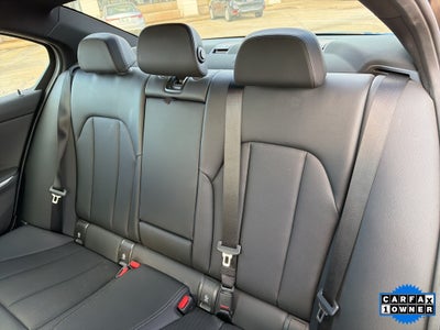 2025 BMW 3 Series 330i