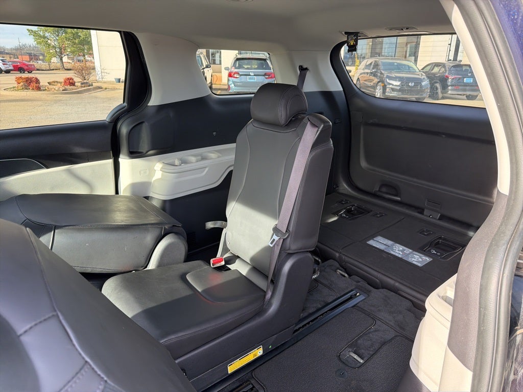 2024 Kia Carnival LX