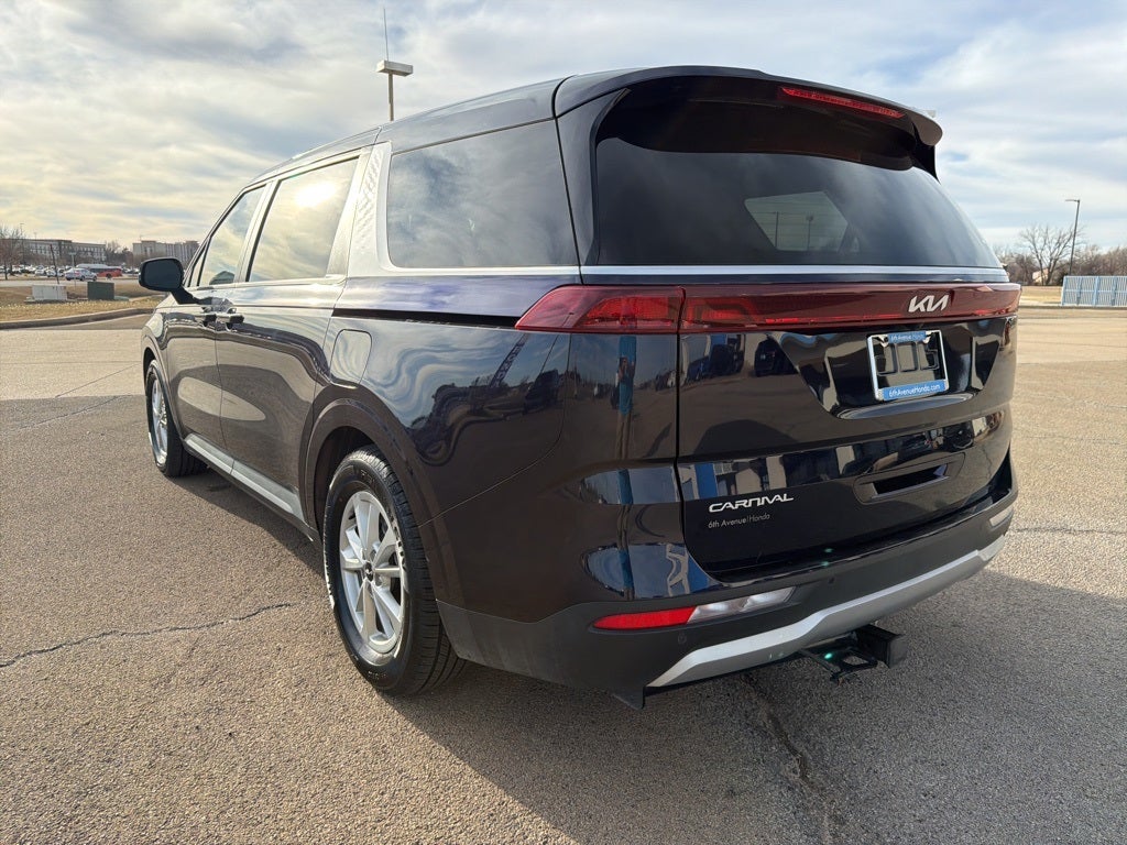 2024 Kia Carnival LX